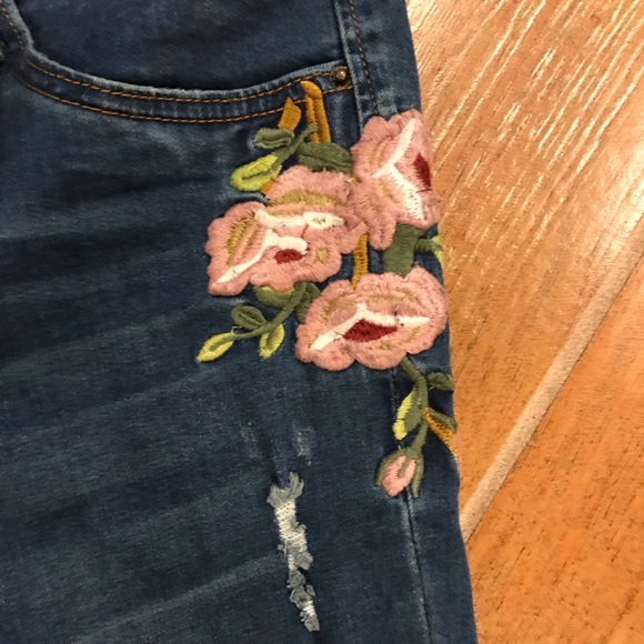 Jeans - Picture 2 of 3